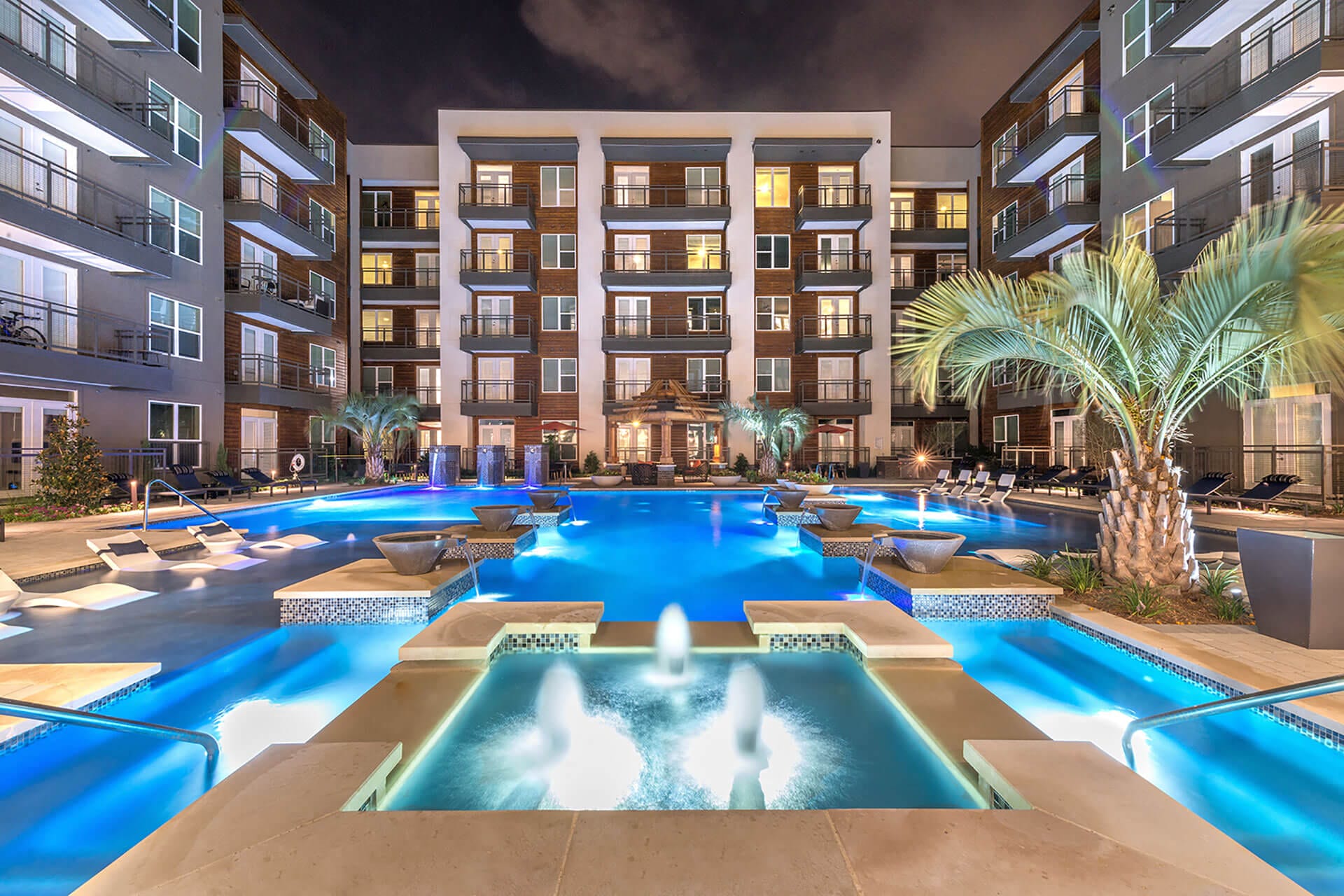 Studio, 1 & 2 Bedroom Apartments in North Dallas, TX