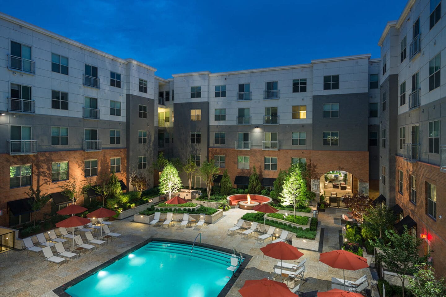 Relaxing Courtyard With Swimming Pool at Windsor at Cambridge Park, Cambridge, MA