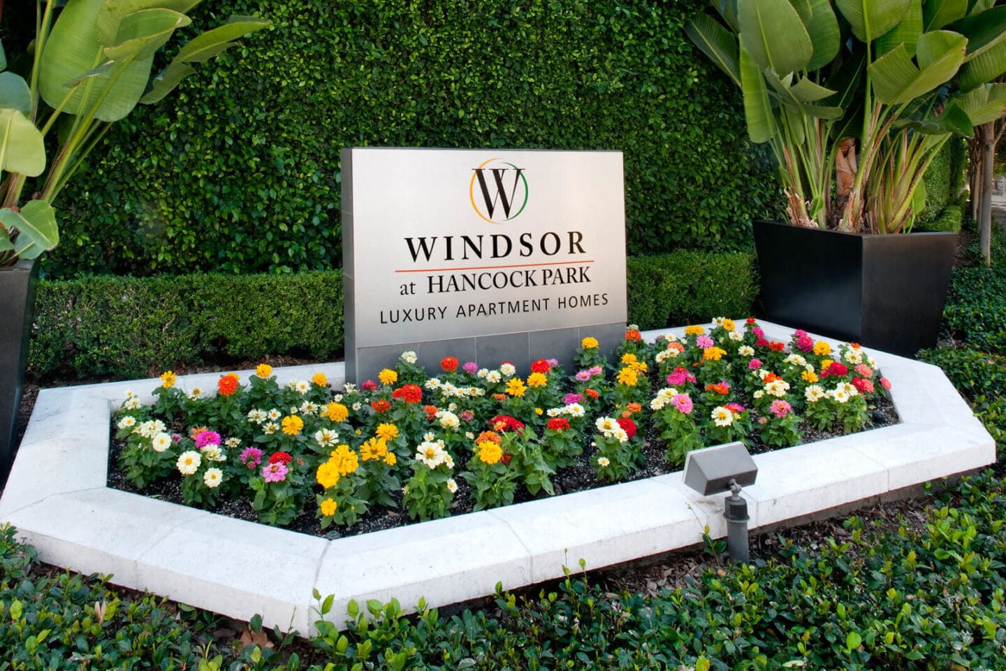 Professional, On-Site Management at Windsor at Hancock Park, Los Angeles, 90004