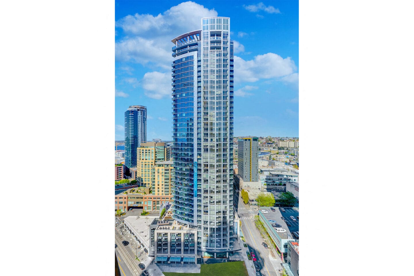 Panoramic Views of Downtown at Stratus, 98121, WA