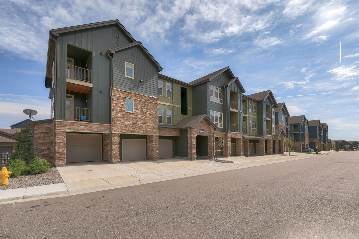 Detached garages at Windsor at Pinehurst Colorado, 80235