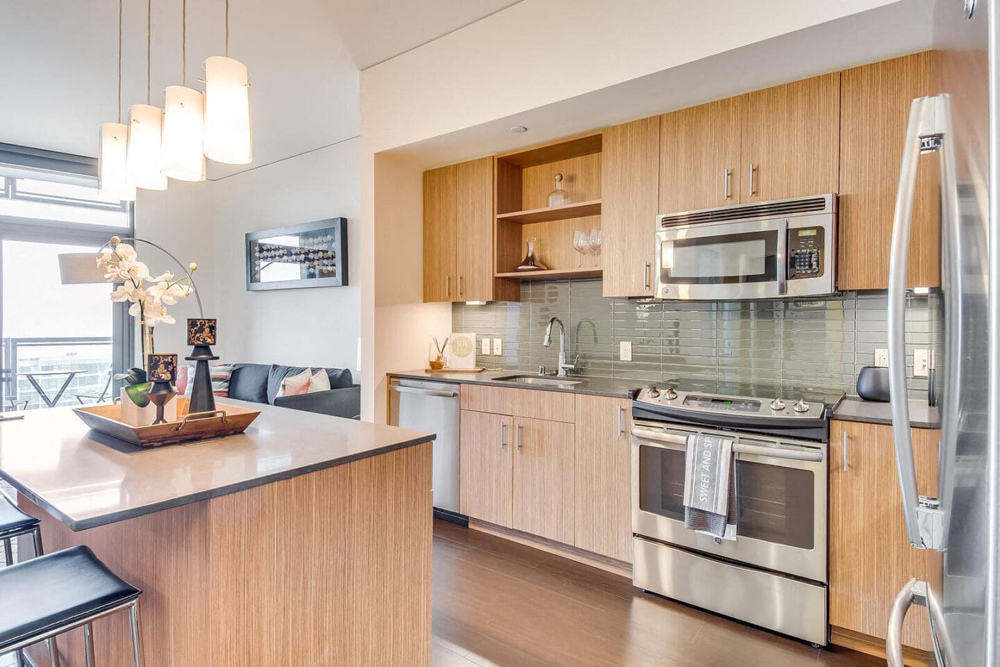 Chef-Inspired Kitchens at Cirrus, Seattle, 98121