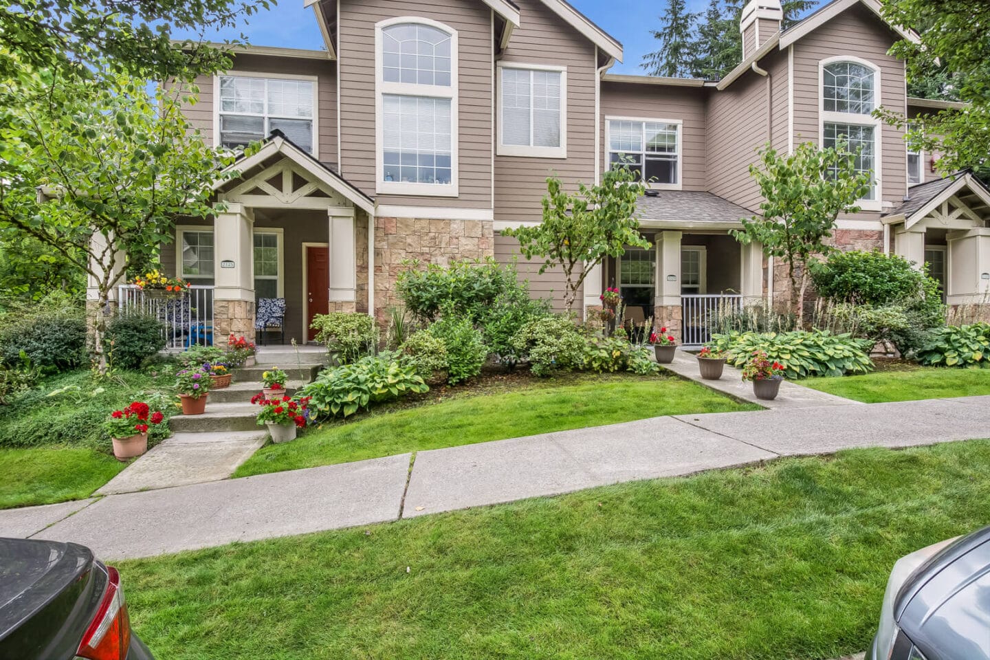 Beautifully Landscaped Grounds at The Estates at Cougar Mountain, Issaquah, Washington