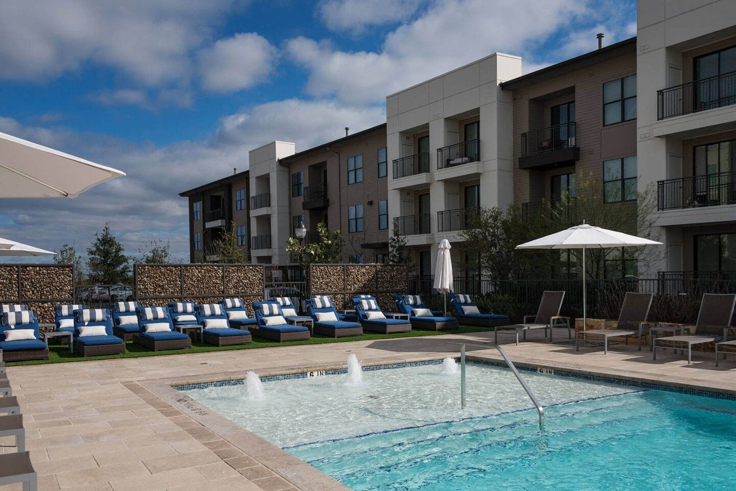 Tanning Ledge in Pool at Windsor Oak Hill, 6701 Rialto Blvd, TX