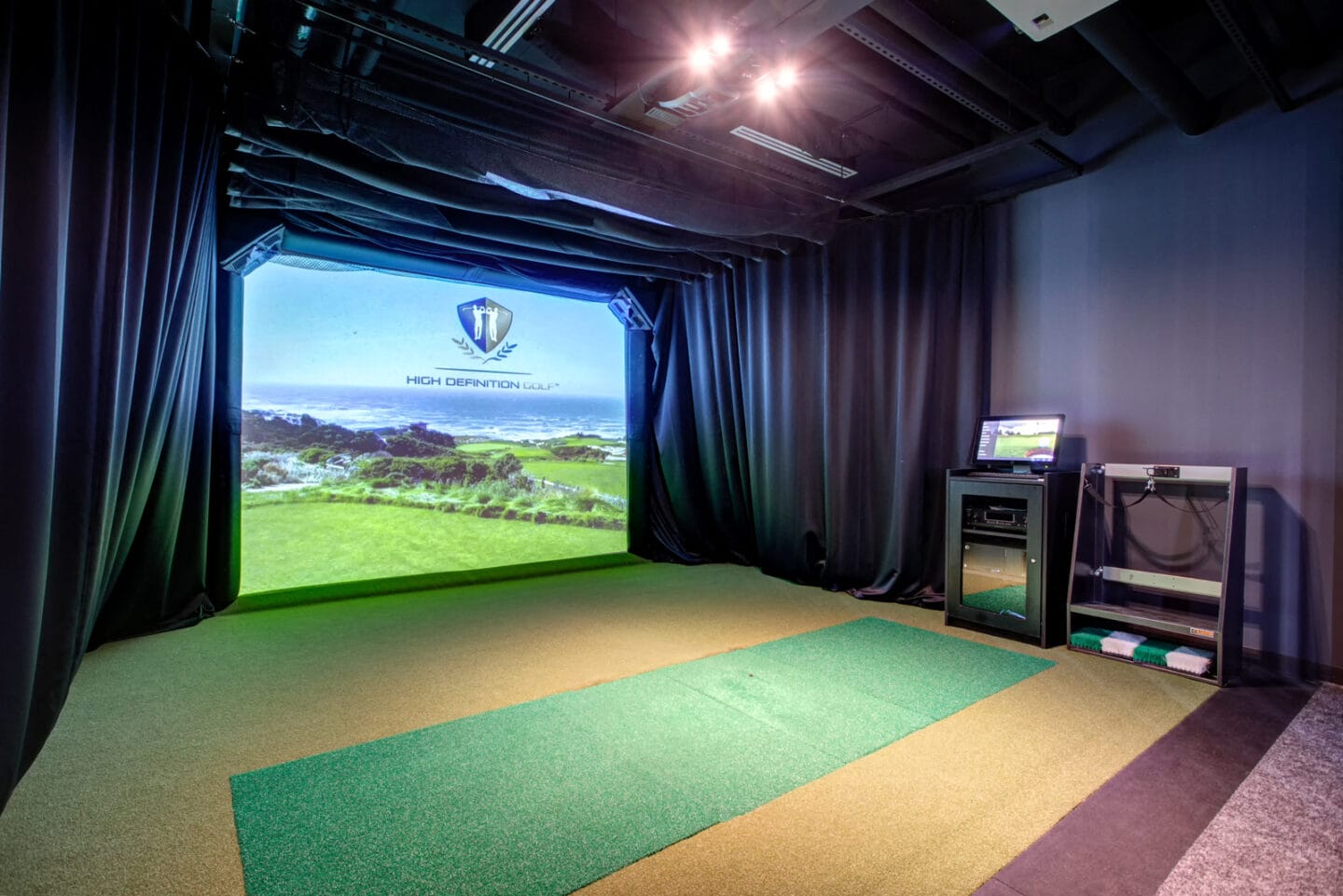 Golf Simulator at 640 North Wells, Chicago, IL