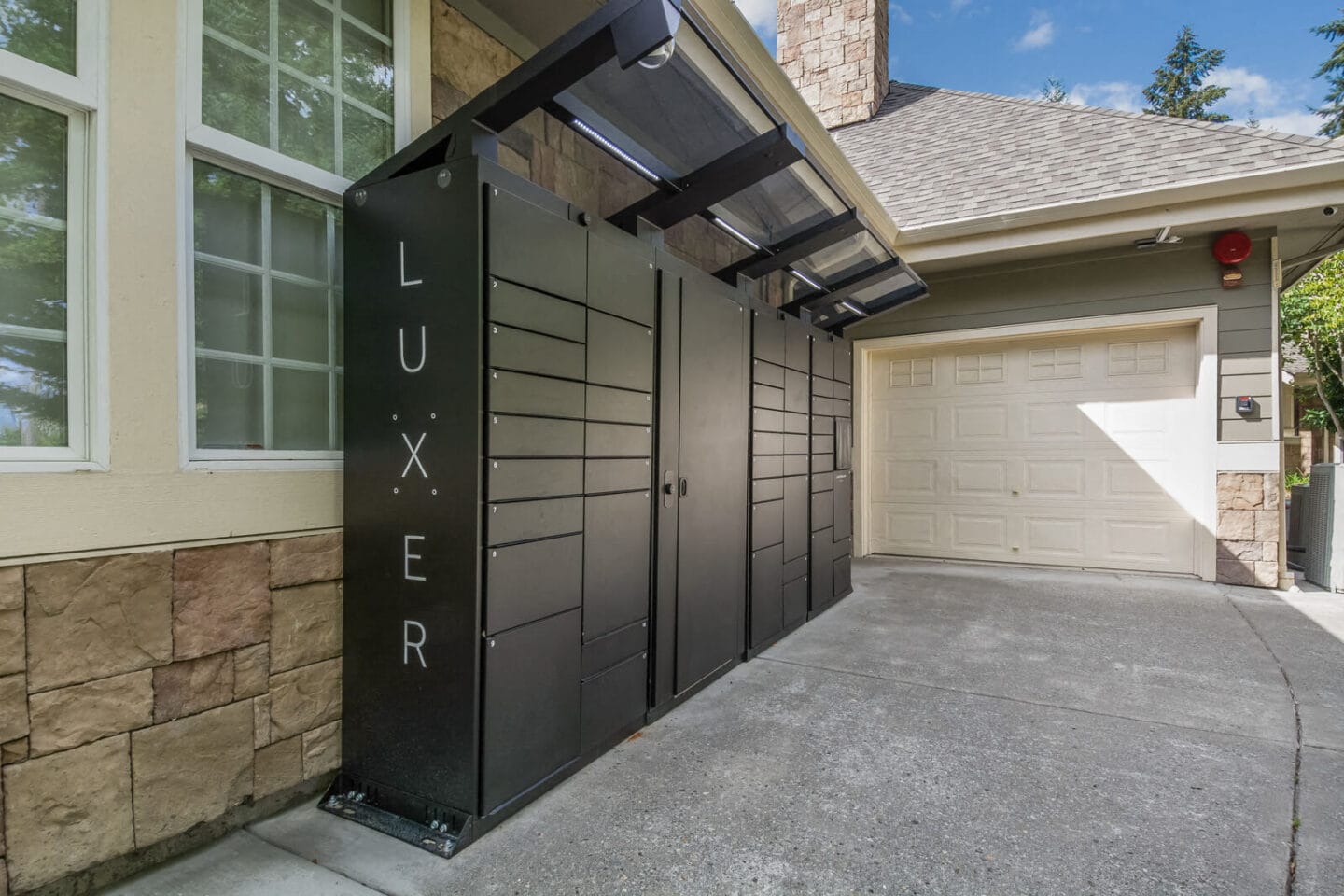 24-Hour Package Lockers at The Estates at Cougar Mountain, Issaquah, Washington