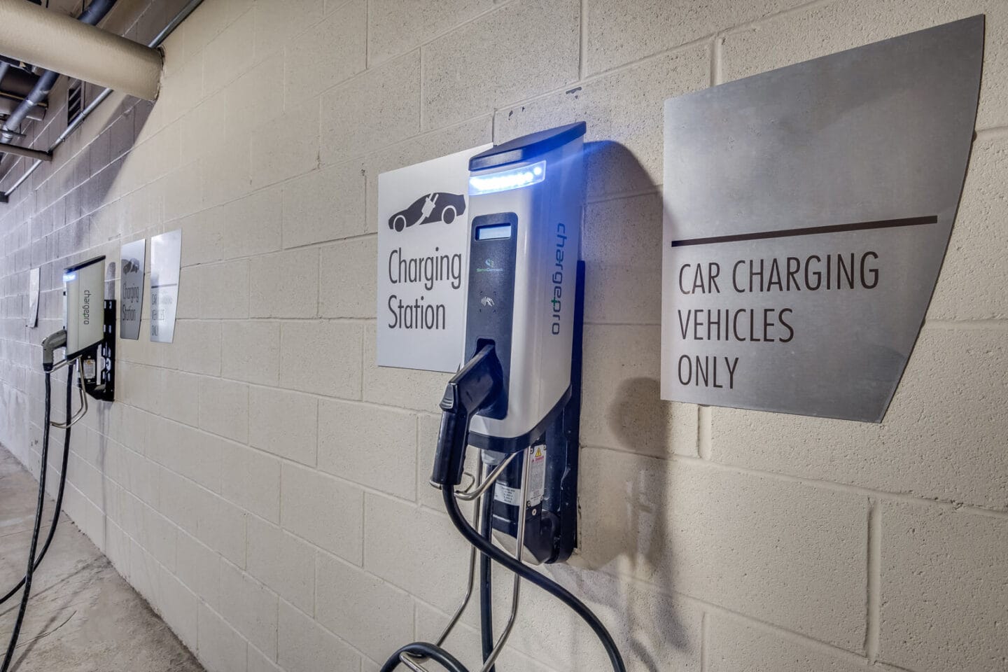 Electric Vehicle Charging Stations at Windsor at West University, 77005, TX