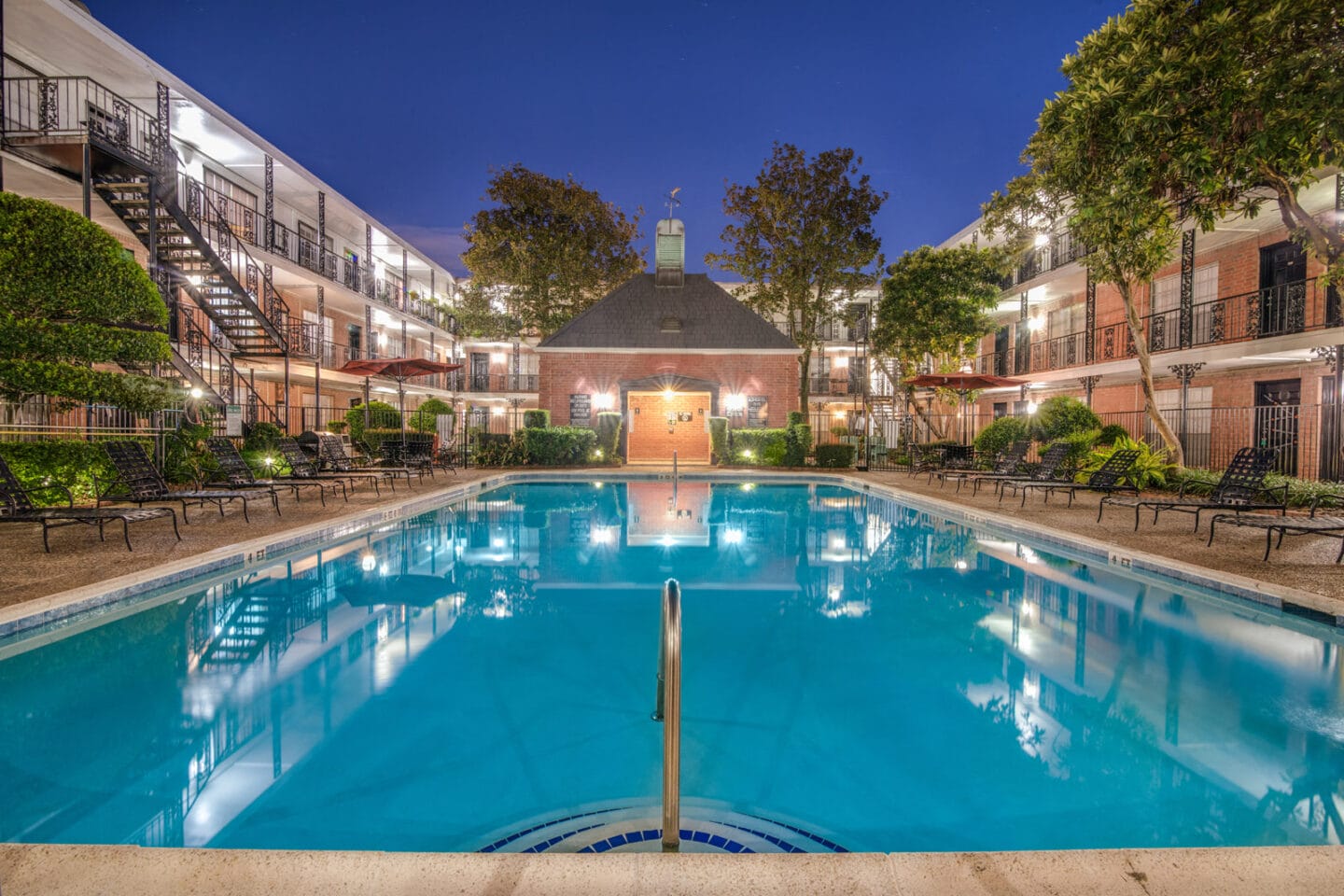 Ample Community Amenities at Allen House Apartments, Houston, 77019