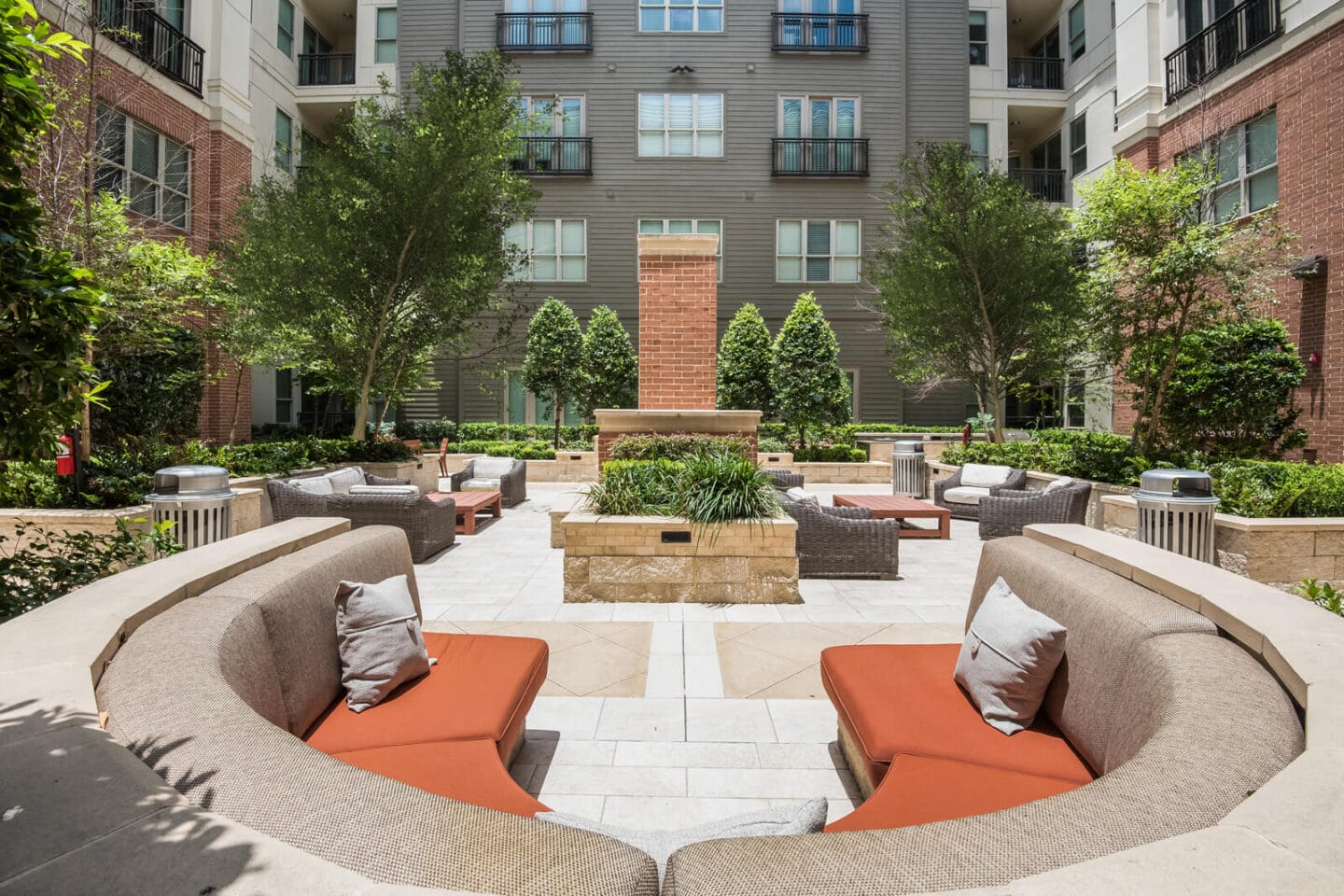 Stunning Courtyard with Ample Outdoor Seating at Windsor at West University, Houston, Texas