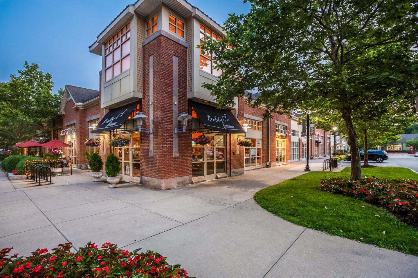 On-Site Retail at Windsor at Oak Grove, Melrose, Massachusetts