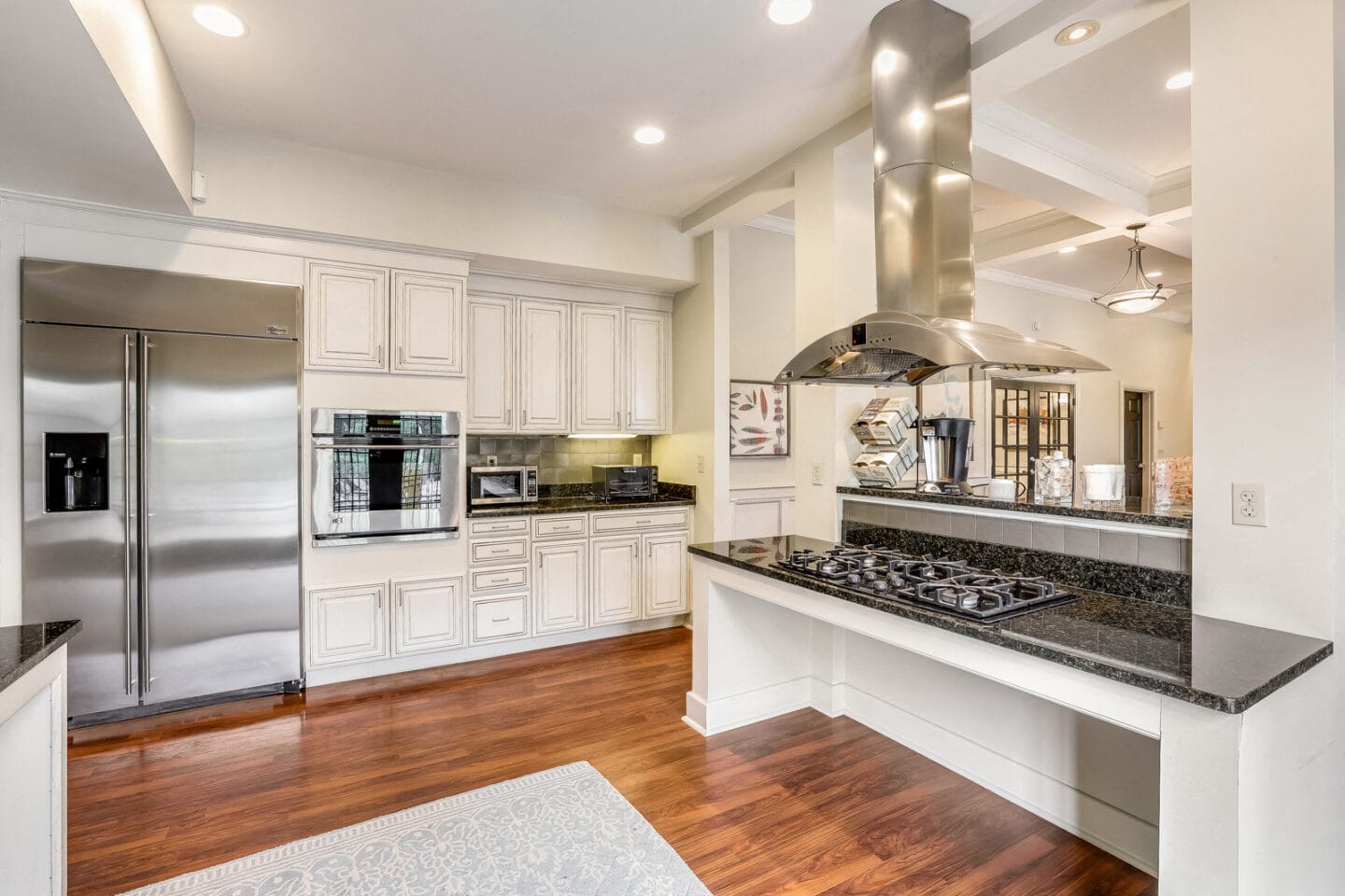 Resident Lounge Area with Full Kitchen at Windsor Ridge at Westborough, Westborough, MA