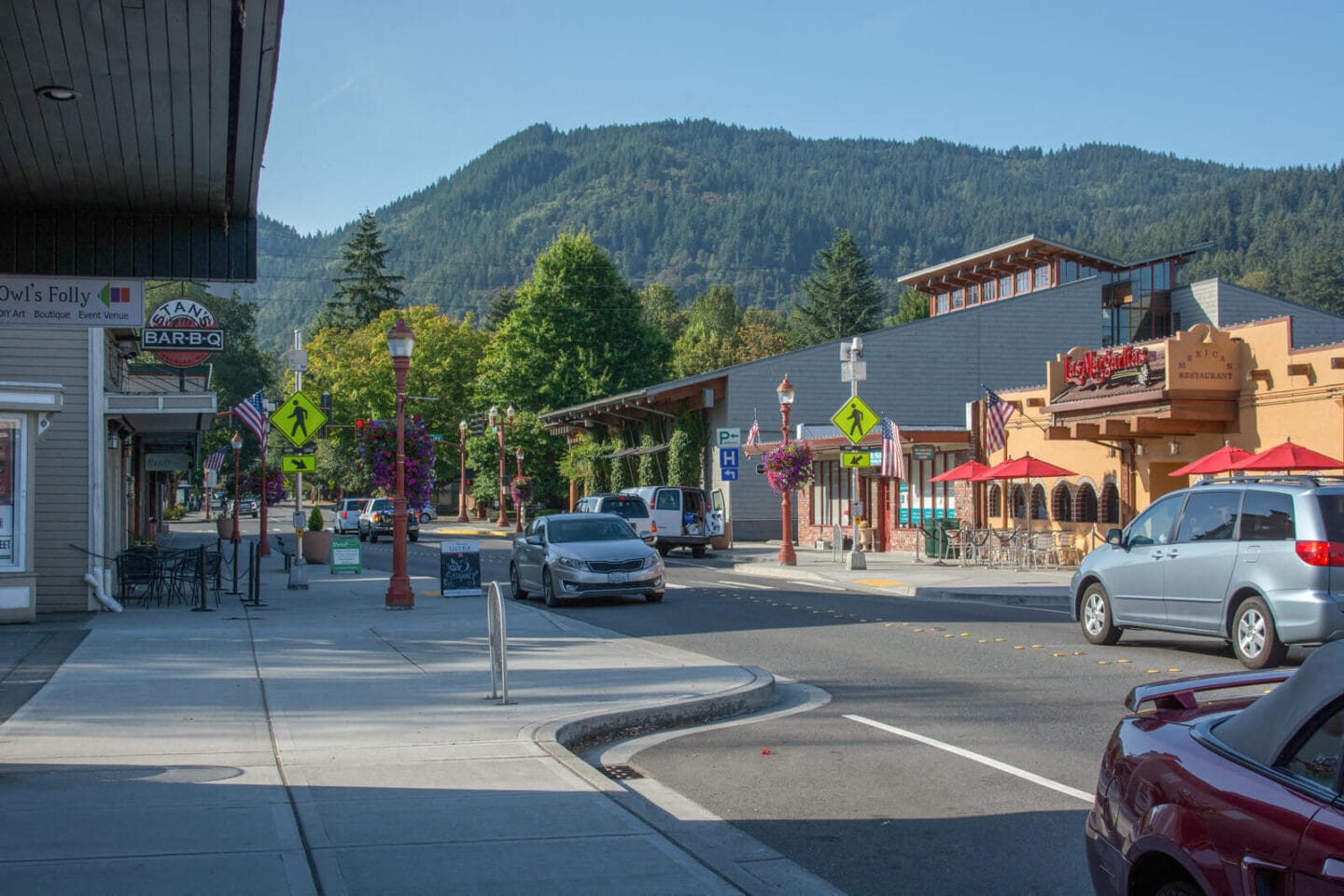 Live Close to Many Restaurants at The Estates at Cougar Mountain, Issaquah, Washington