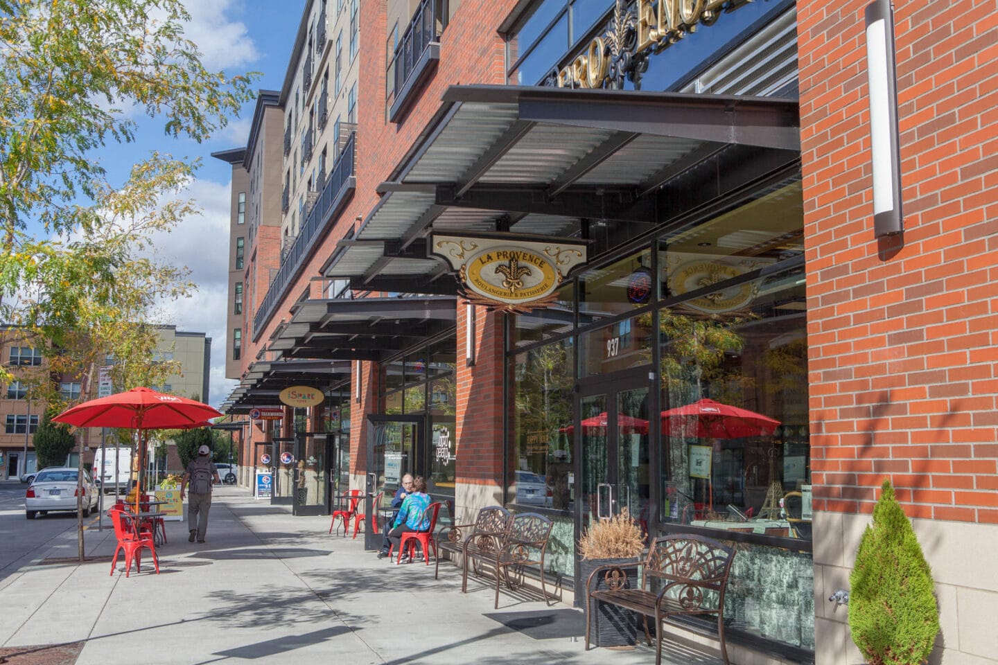 Plenty of Dining and Shopping Nearby at Platform 14, Hillsboro, Oregon