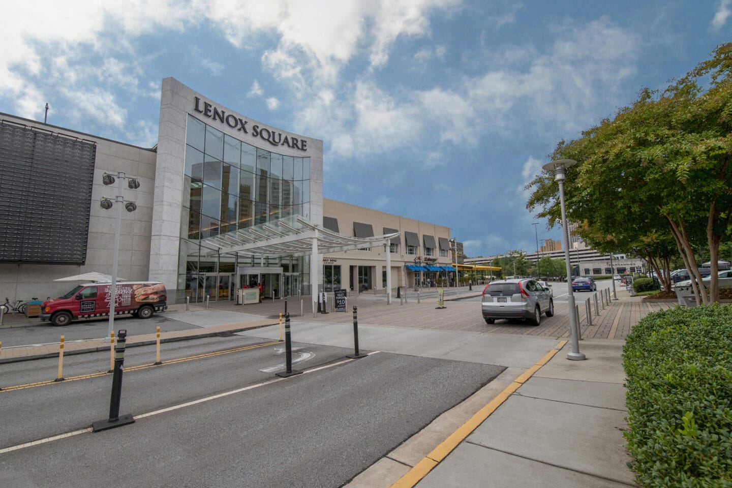 Close to Lenox and Perimeter Malls at Windsor Brookhaven, Atlanta, Georgia