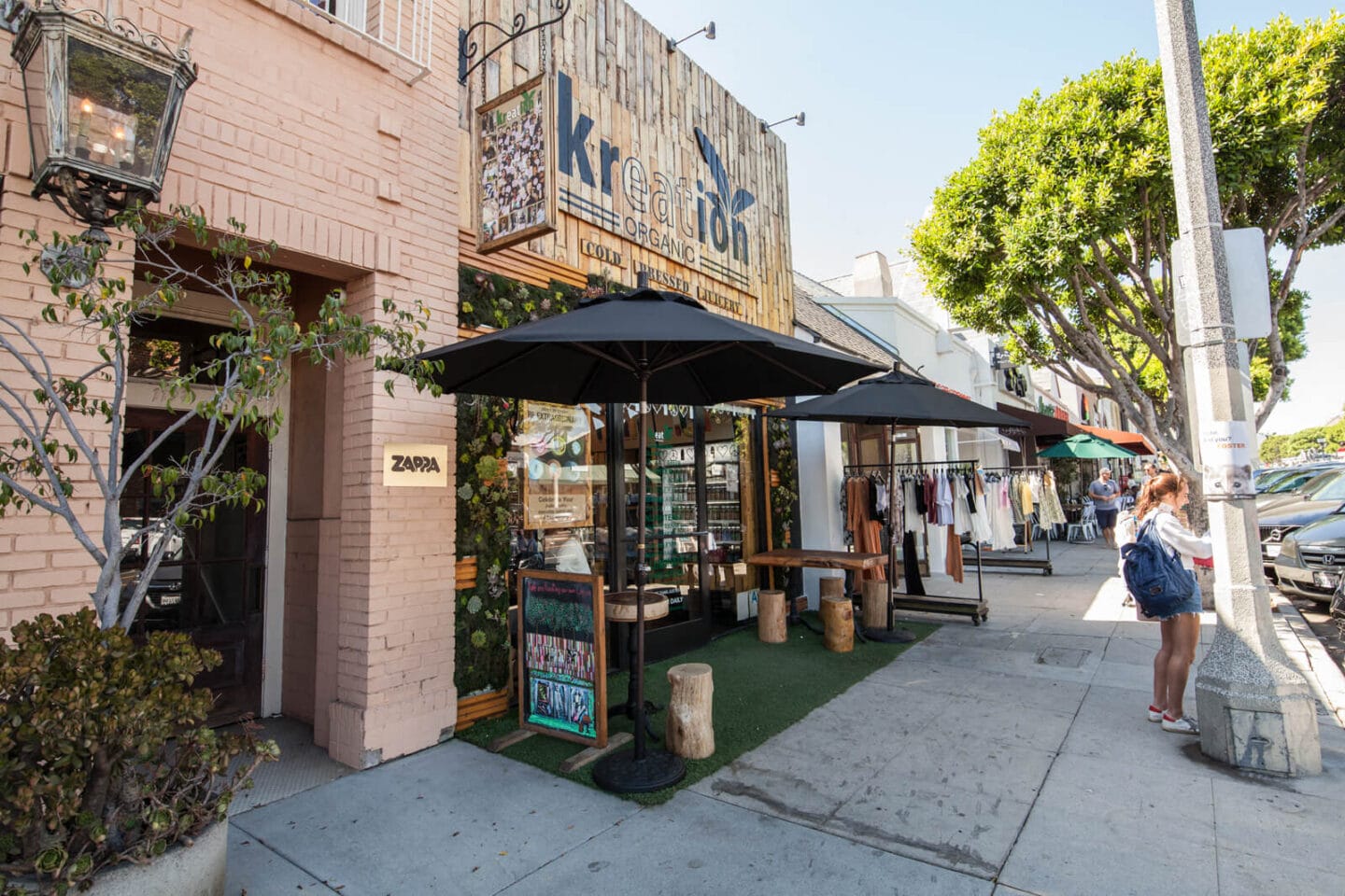 Lots of Healthy Dining Options Nearby around Windsor at Hancock Park, 445 North Rossmore Avenue, Los Angeles