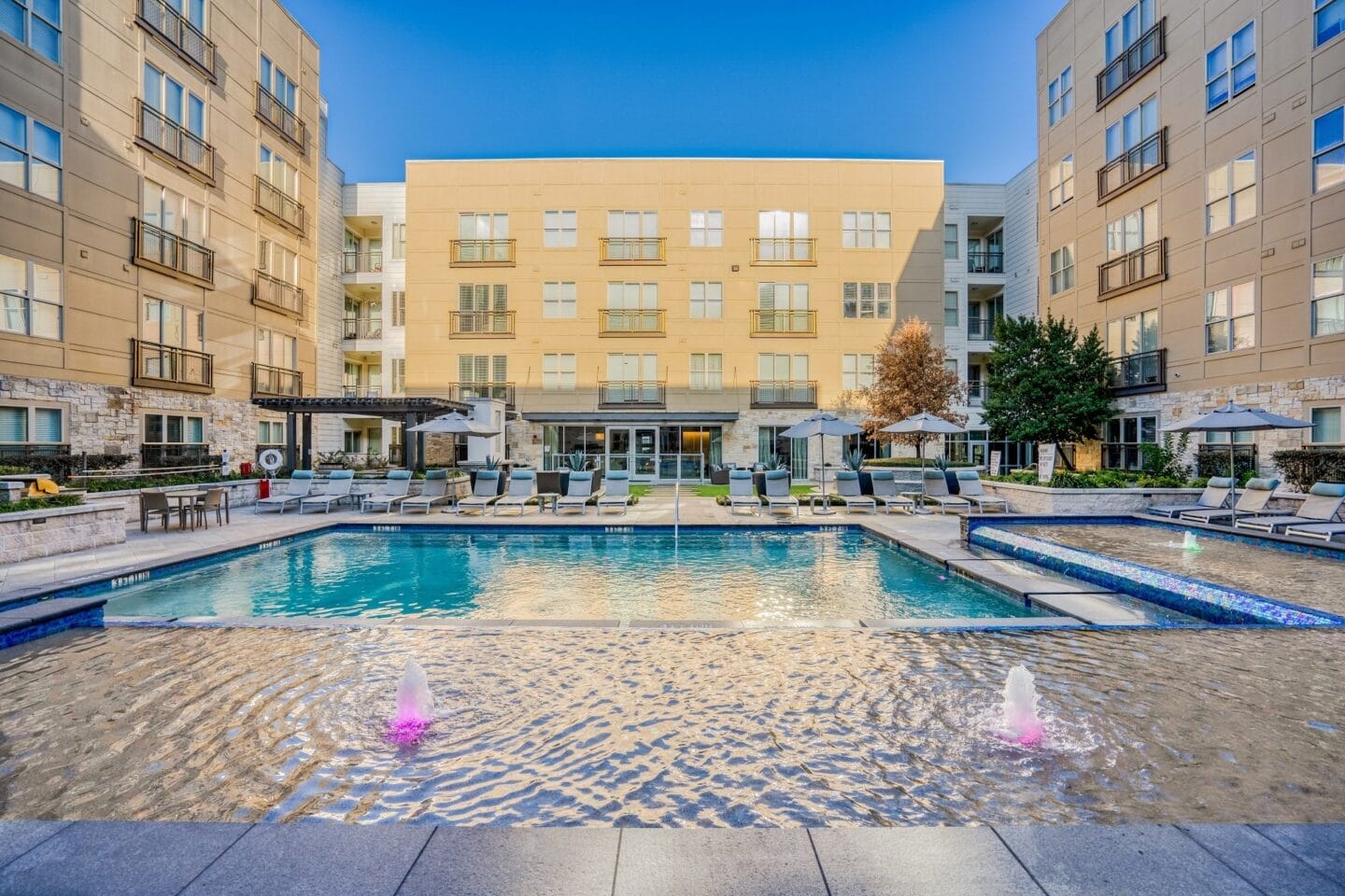 Resort-style pool and lounge area at Windsor South Lamar, 809 S Lamar Blvd, TX