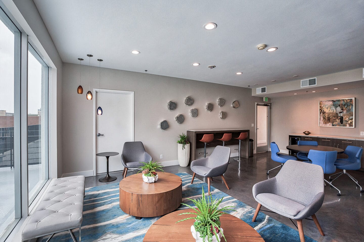 Common area seating at Renaissance Tower, Los Angeles, California