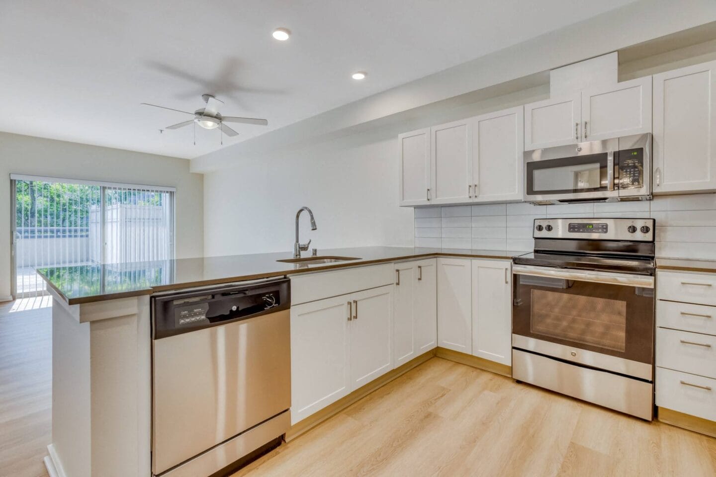 Fully Equipped Kitchen at Tera Apartments, 98033, WA