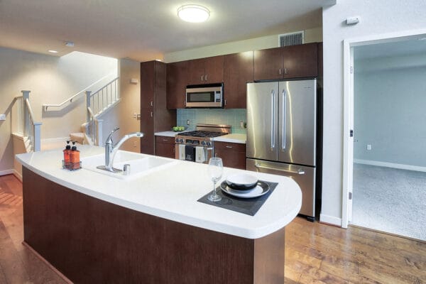 Luxury kitchens with quartz countertops at 5550 Wilshire at Miracle Mile by Windsor, 90036