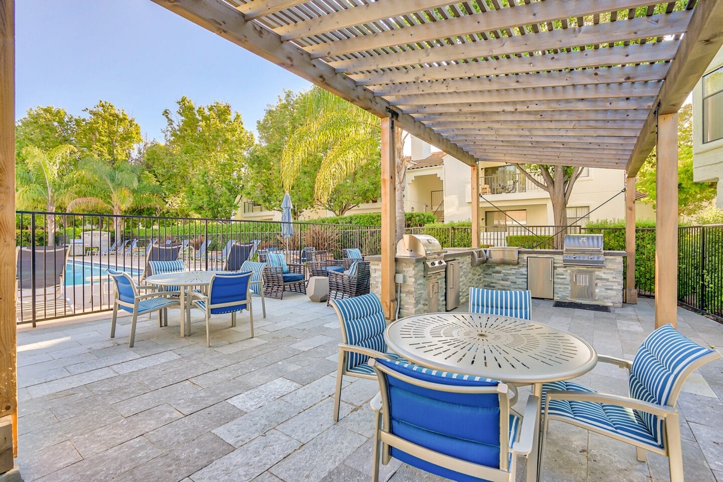 BBQ and lounge area at Mission Pointe by Windsor