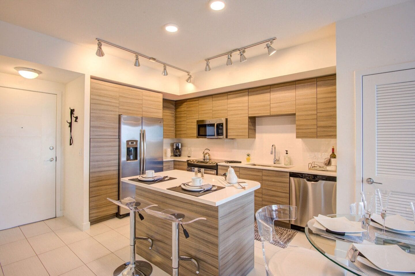 Chef Inspired Kitchens with Breakfast Bar at Windsor at Pembroke Gardens, Pembroke Pines