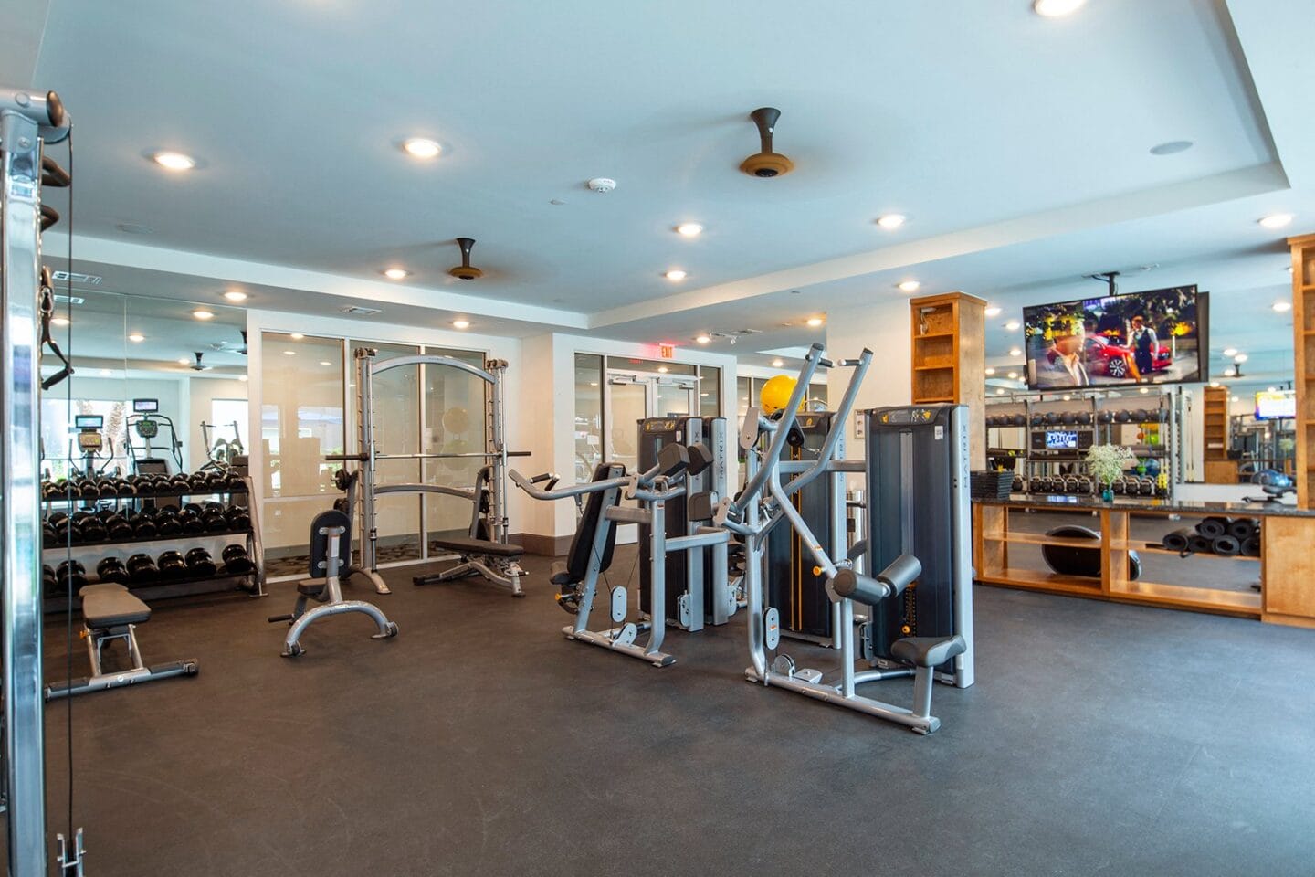 Fitness studio at Windsor Shepherd, Texas, 77007