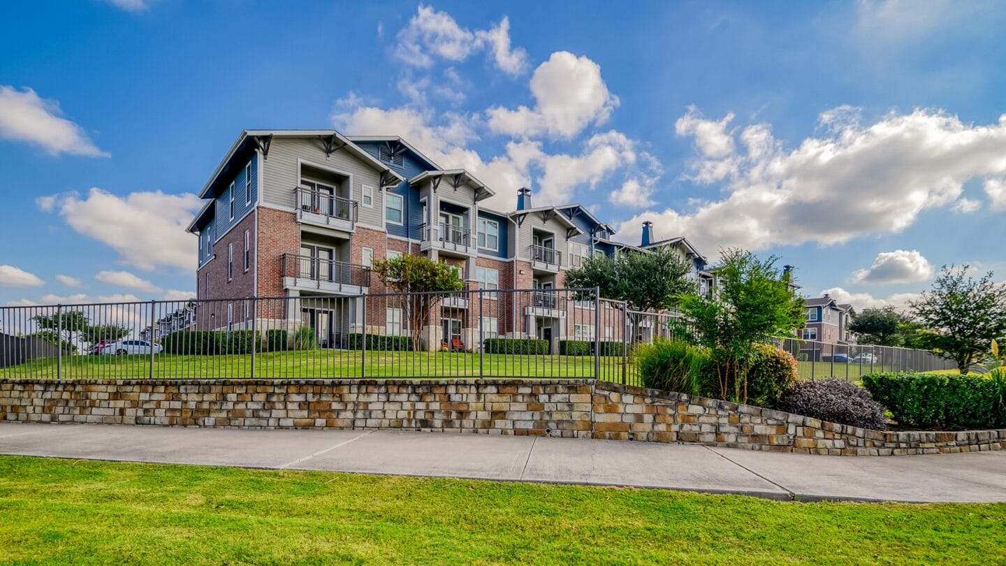 Community Exterior at Windsor Mustang Park, Carrollton, TX, 75010