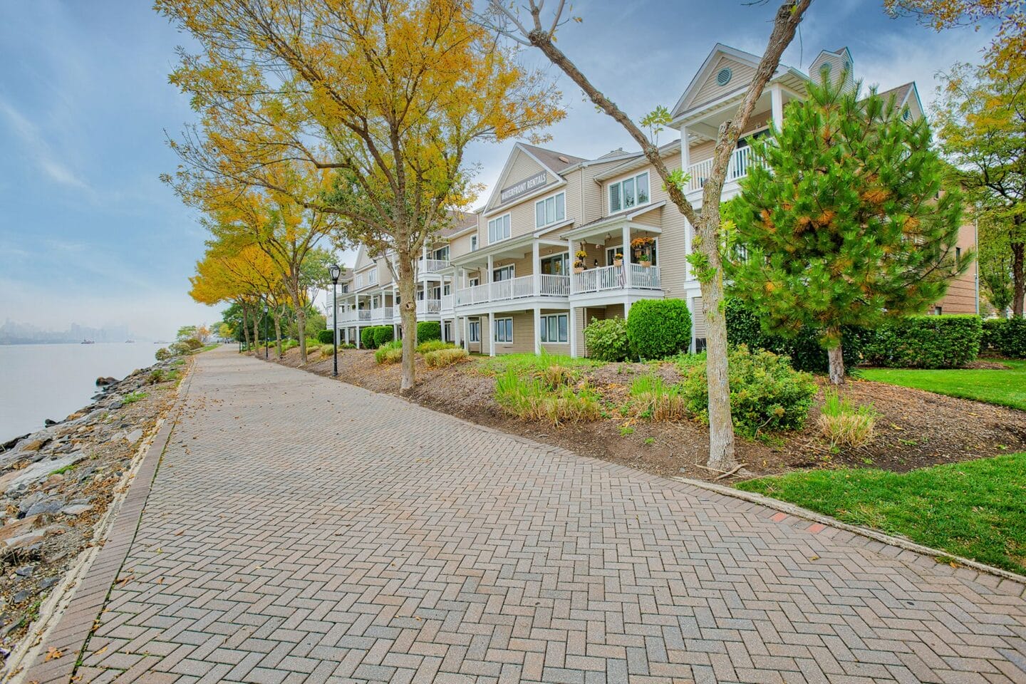 Waterside walkway at Windsor at Mariners, Edgewater, NJ