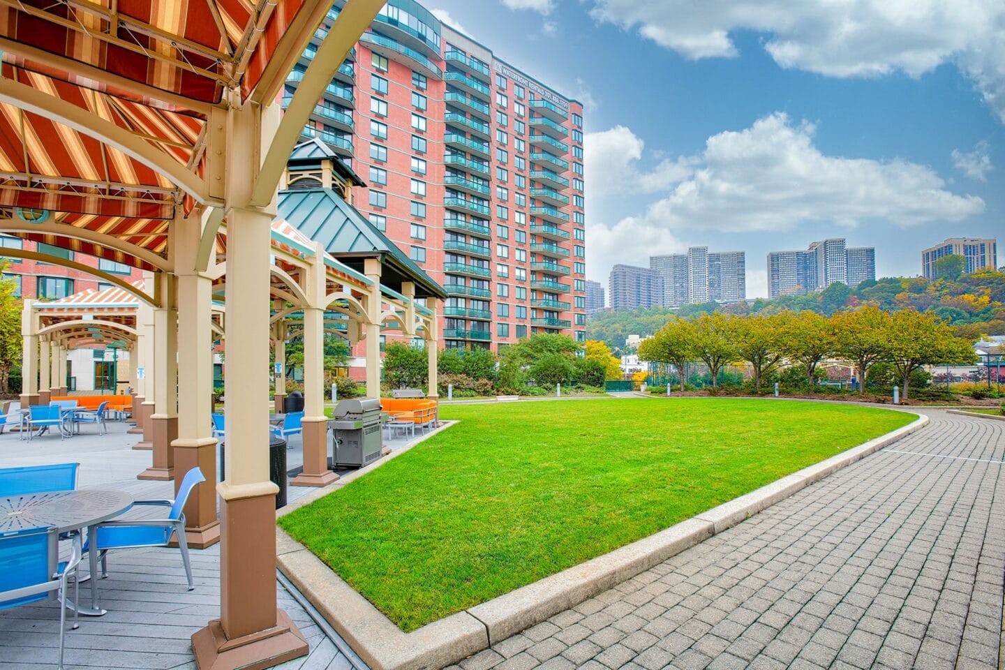 Outdoor recreation space at Windsor at Mariners, Edgewater, NJ