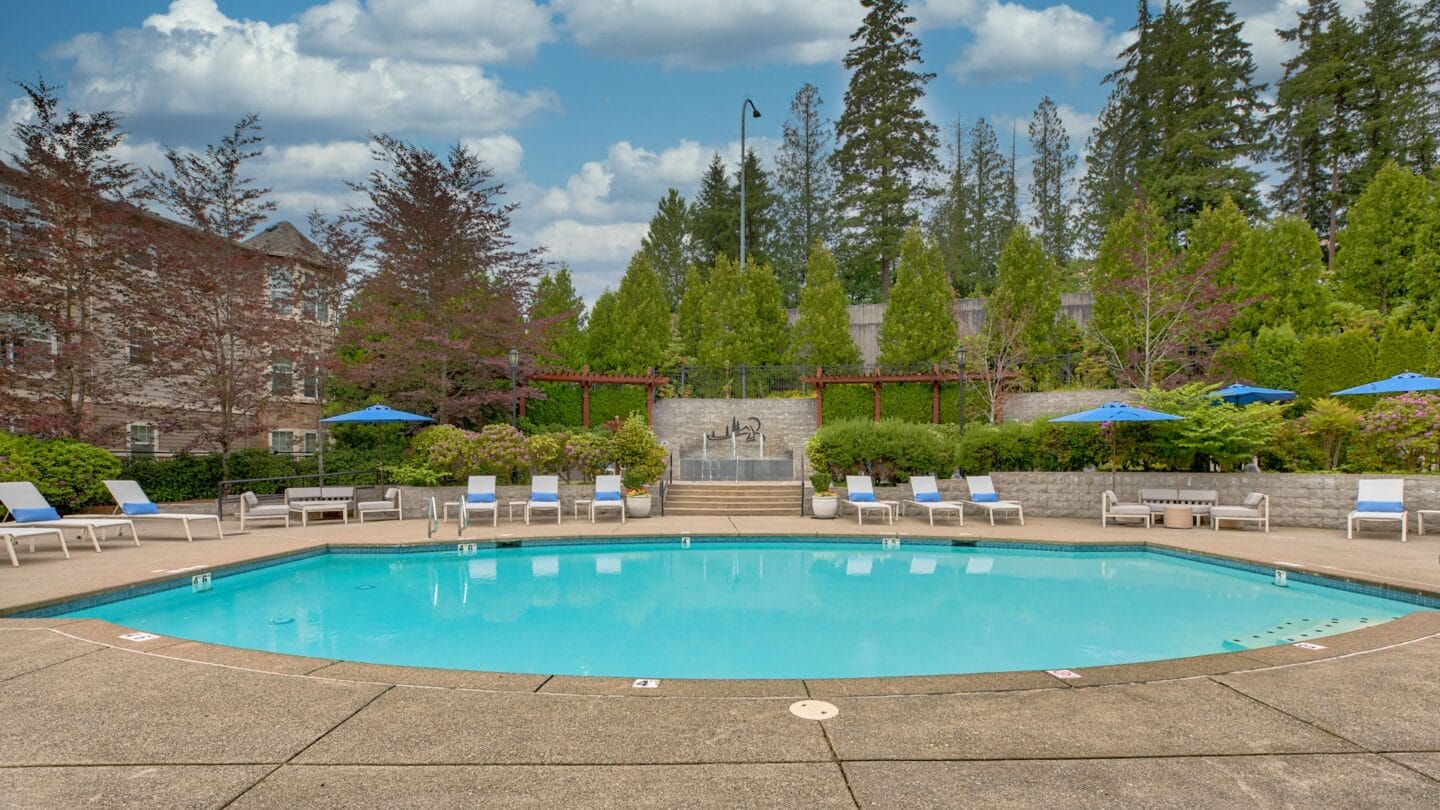 Sundeck with Lounge Furniture at Reflections by Windsor, Redmond, WA