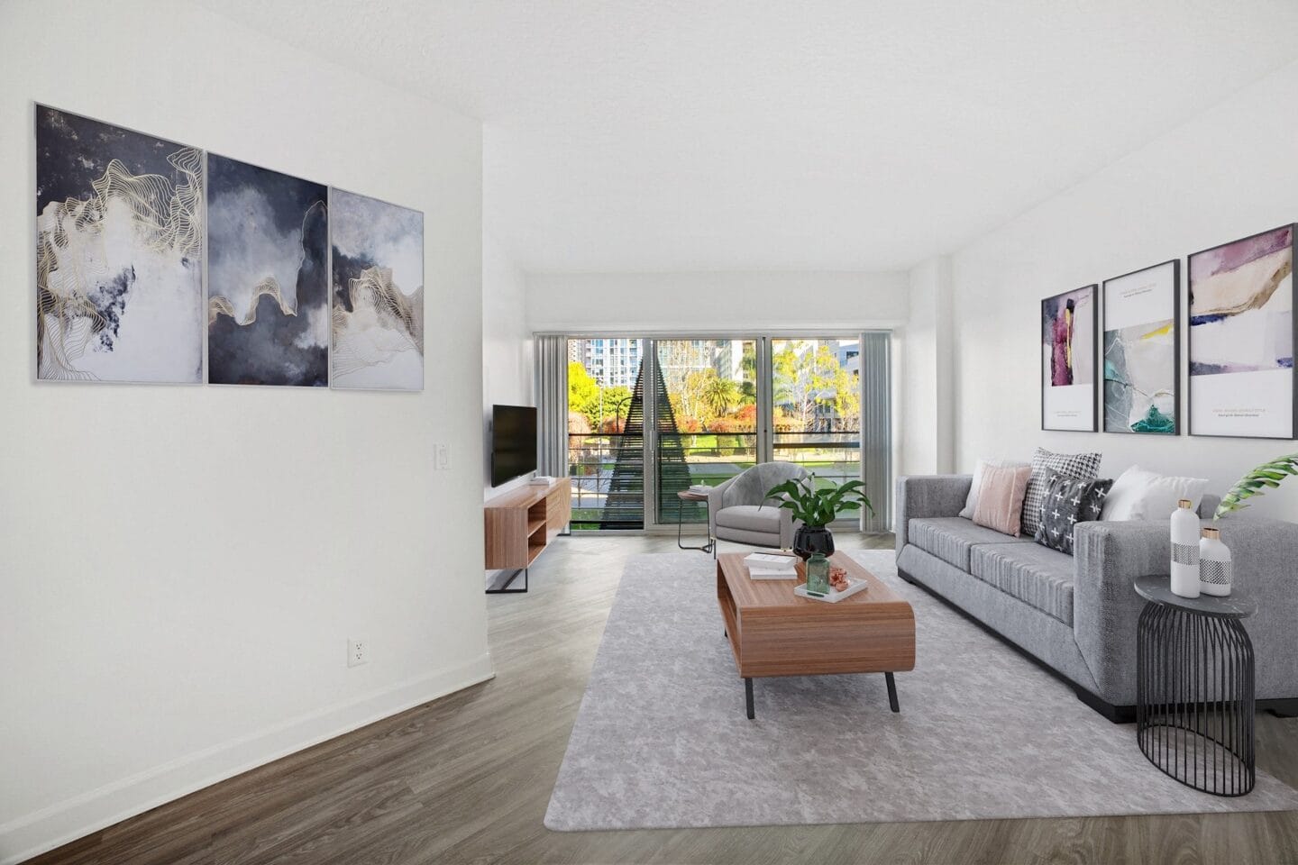 Open concept floor plans at Renaissance Tower, California, 90015