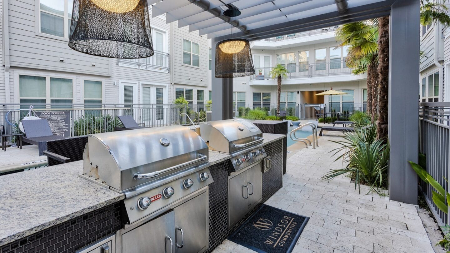 Courtyard Grilling Stations at Windsor West Lemmon, 3650 Cedar plaza Lane, TX