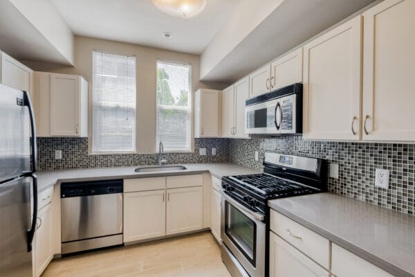 Modern kitchen at Hancock Park