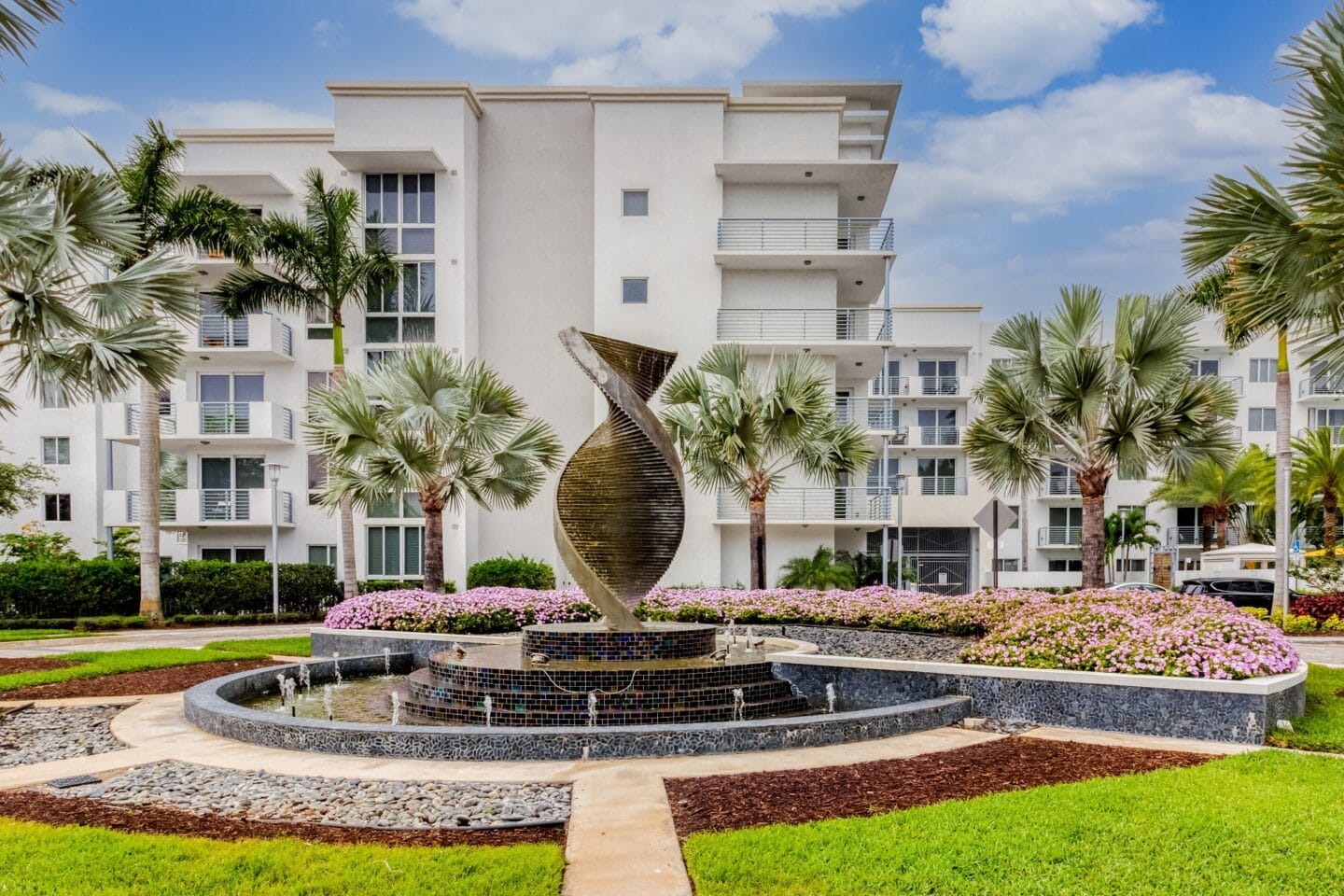 Entrance of Windsor at Pembroke Gardens