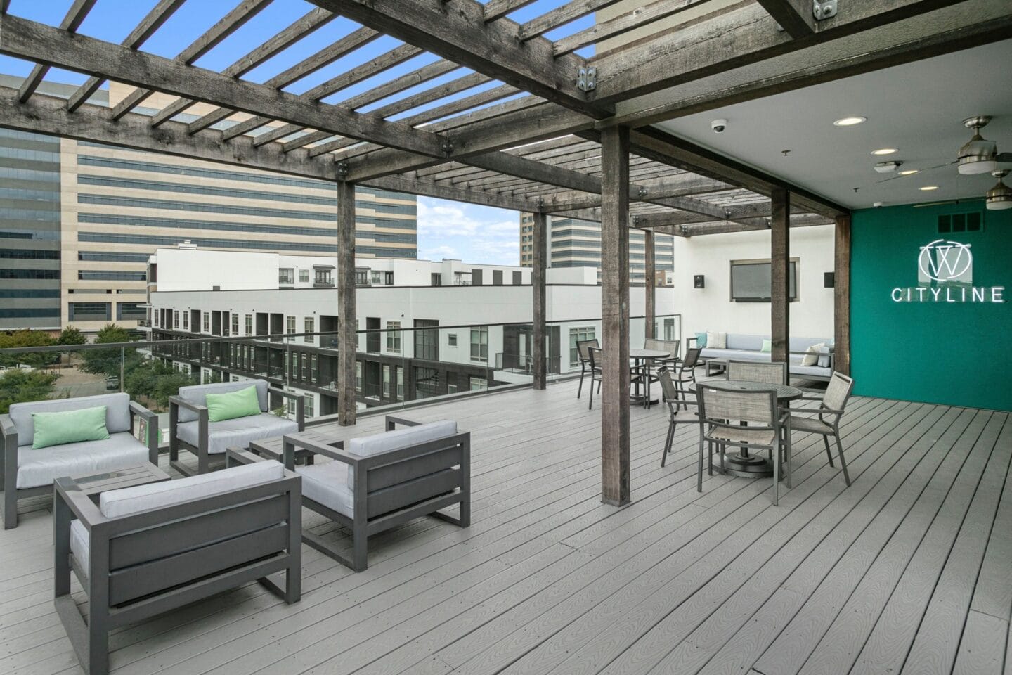 Out door deck space at Windsor CityLine, Richardson, Texas