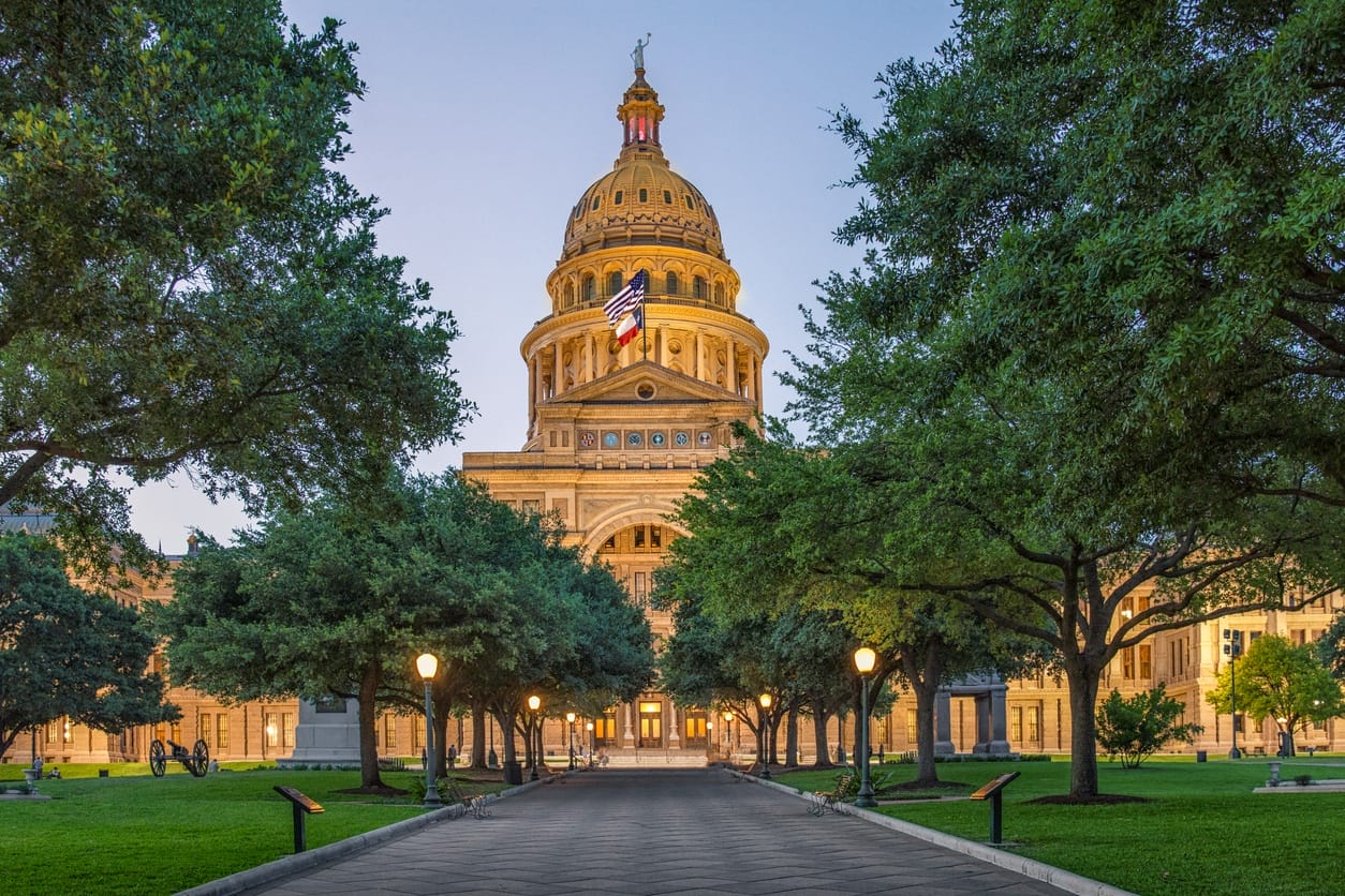 Texas Capitol Building 1.2 miles away from The Monarch