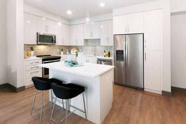 Modern Kitchen With Stainless Steel Appliances And Double Door Refrigerators at Blu Harbor by Windsor, 1 Blu Harbor Blvd, Redwood City