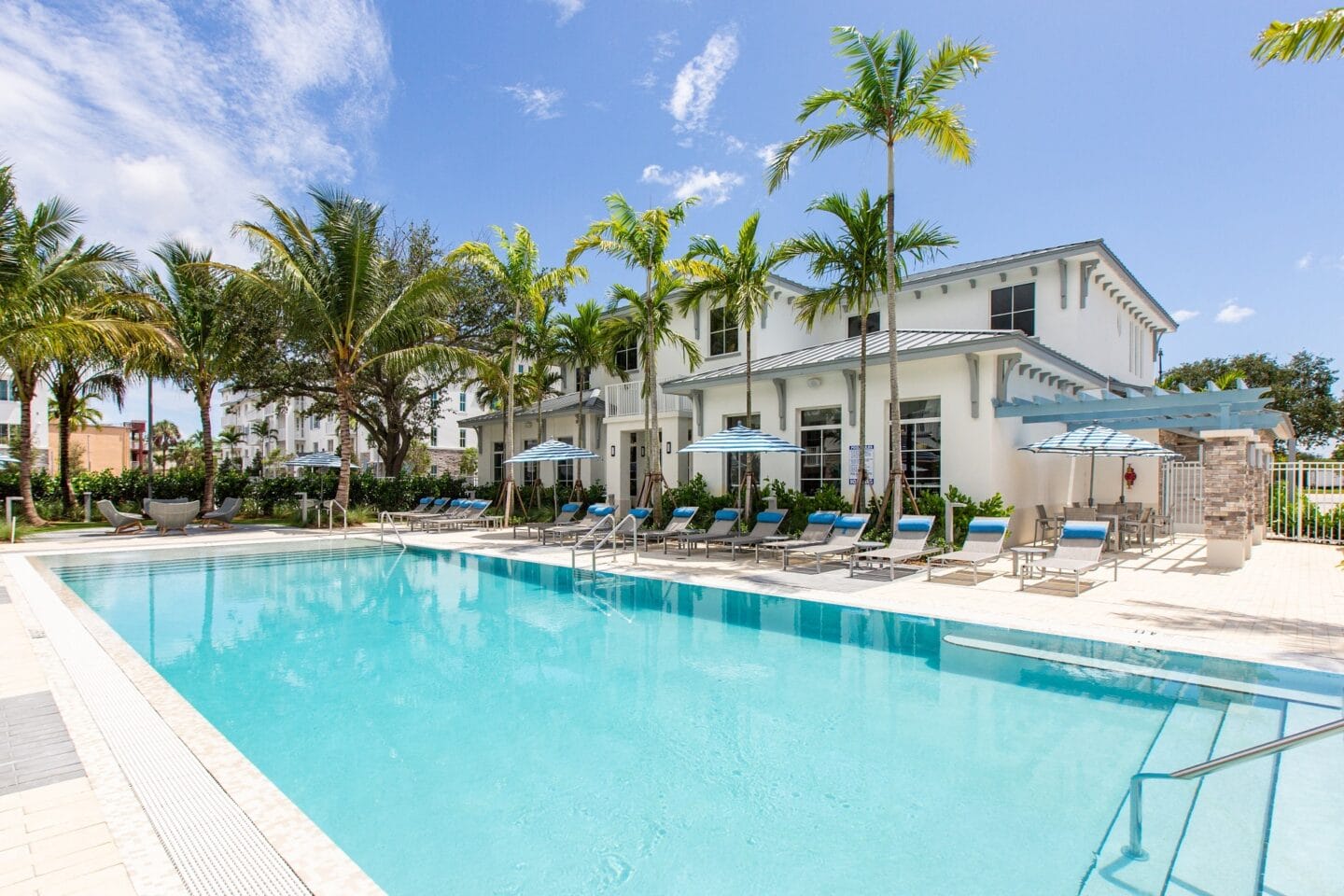 Resort style pool with sundeck at Windsor 335, FL, 33317