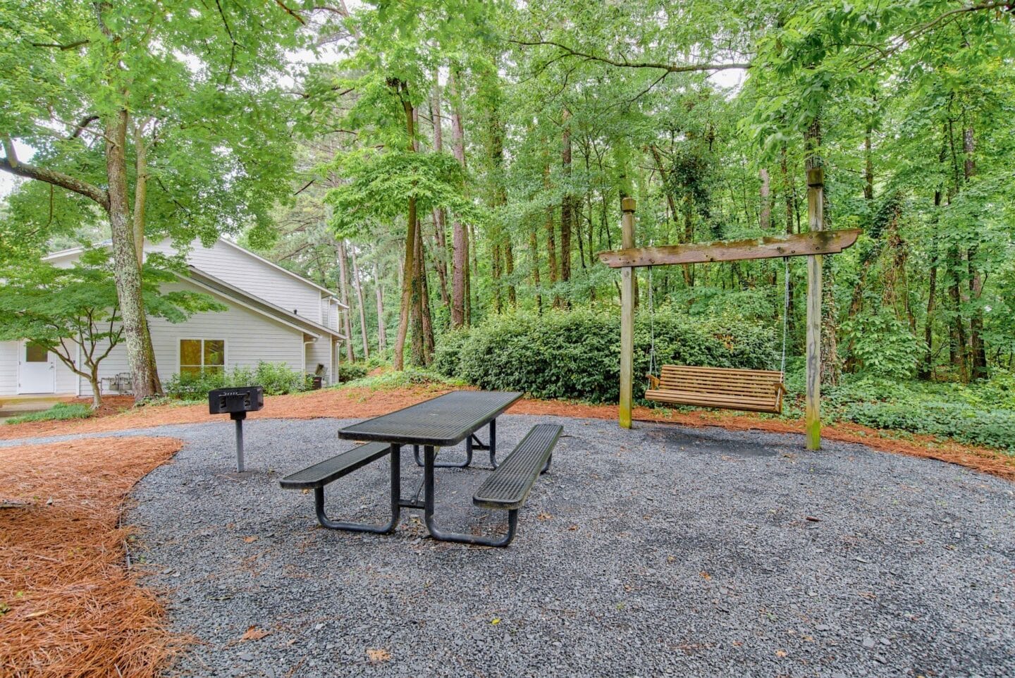 Picnic area at Windsor Peachtree Corners, Peachtree Corners, GA