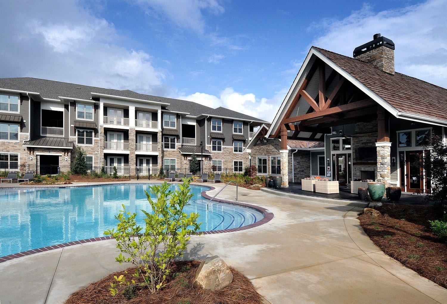 Outdoor Living Space at Windsor Sugarloaf, Suwanee, GA