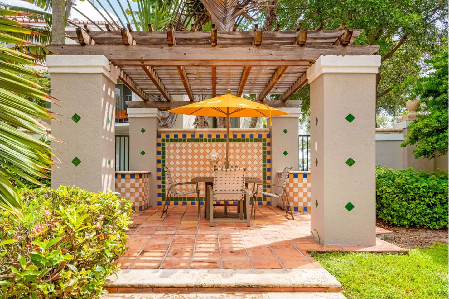 Outdoor Living Areas at Windsor Coconut Creek, Coconut Creek