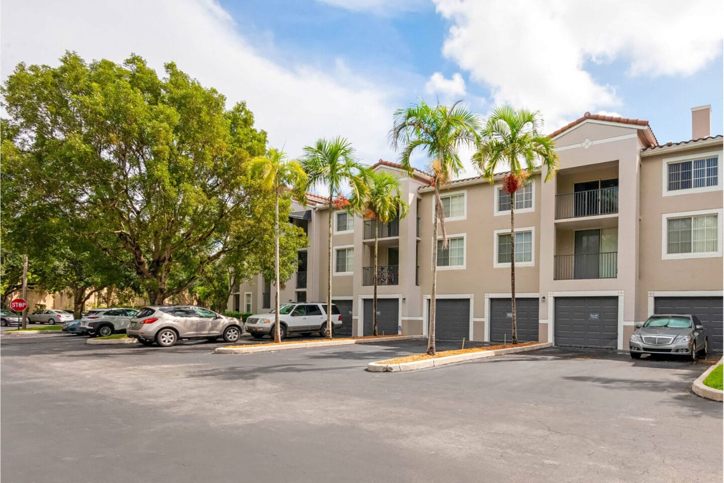 Elegant Exterior View Of Property at Windsor Coconut Creek, Florida