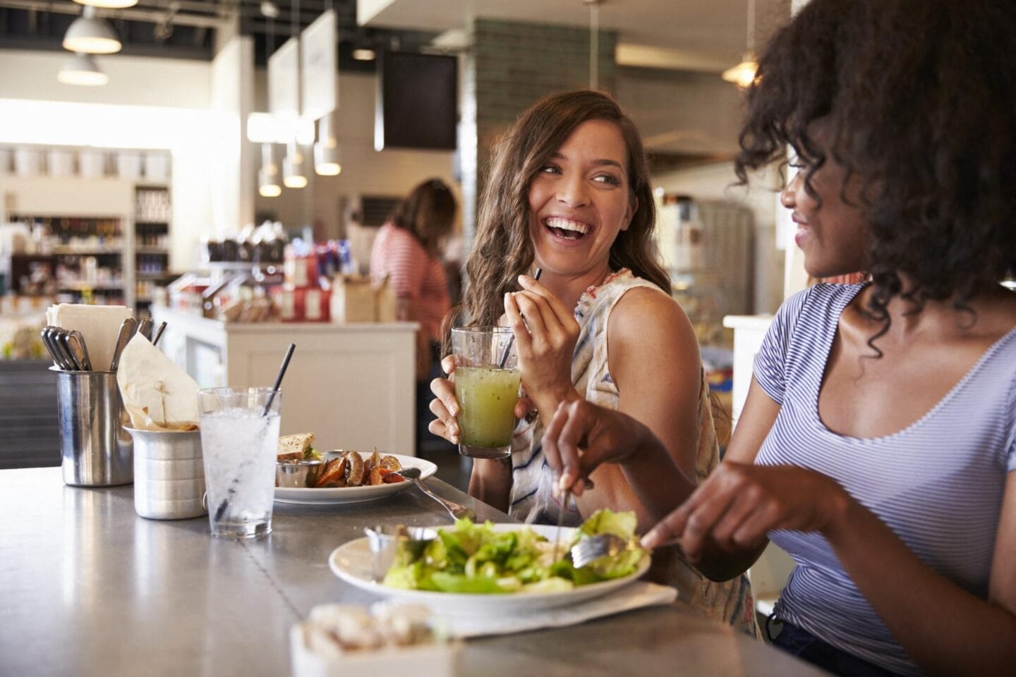 Two diners at a Restaurant near Windsor Kingstowne in Alexandria VA