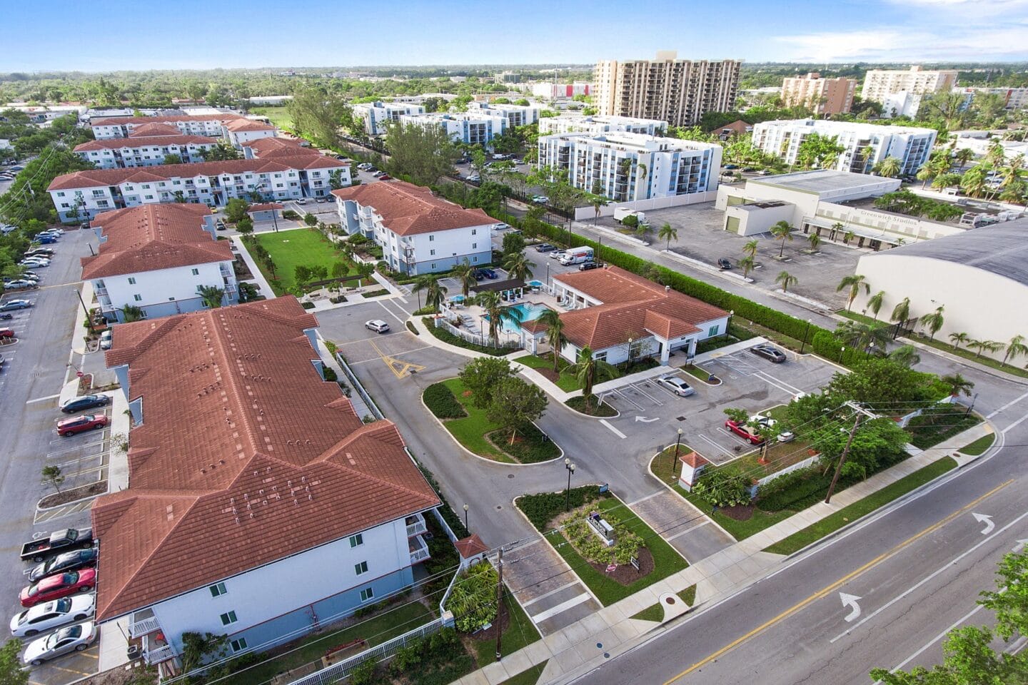 Aerial view of Windsor Biscayne shores in North Miami