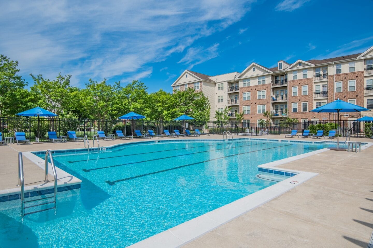 Resort Style Pool at Windsor Leesburg, VA 20175