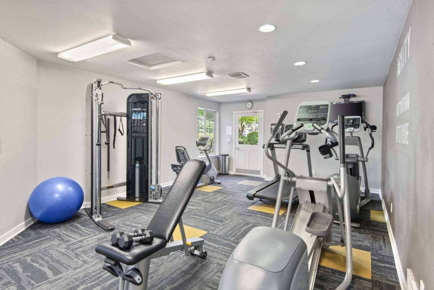 Fitness Center at Windsor Juanita Bay Apartments in Kirkland, 98034