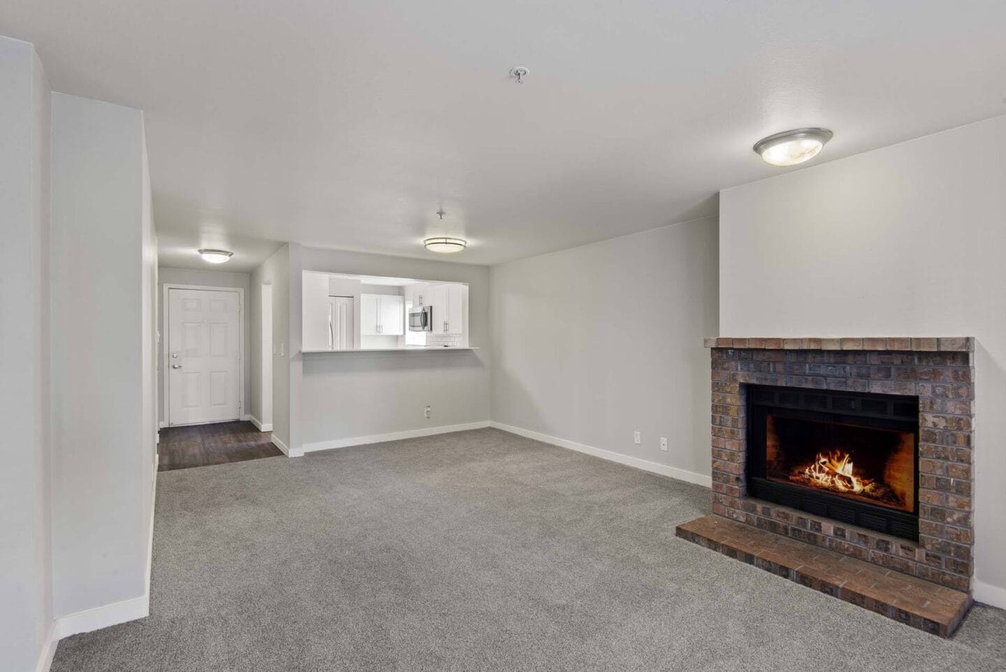 Spacious Living Room at Windsor Juanita Bay Apartments in Kirkland, 98034