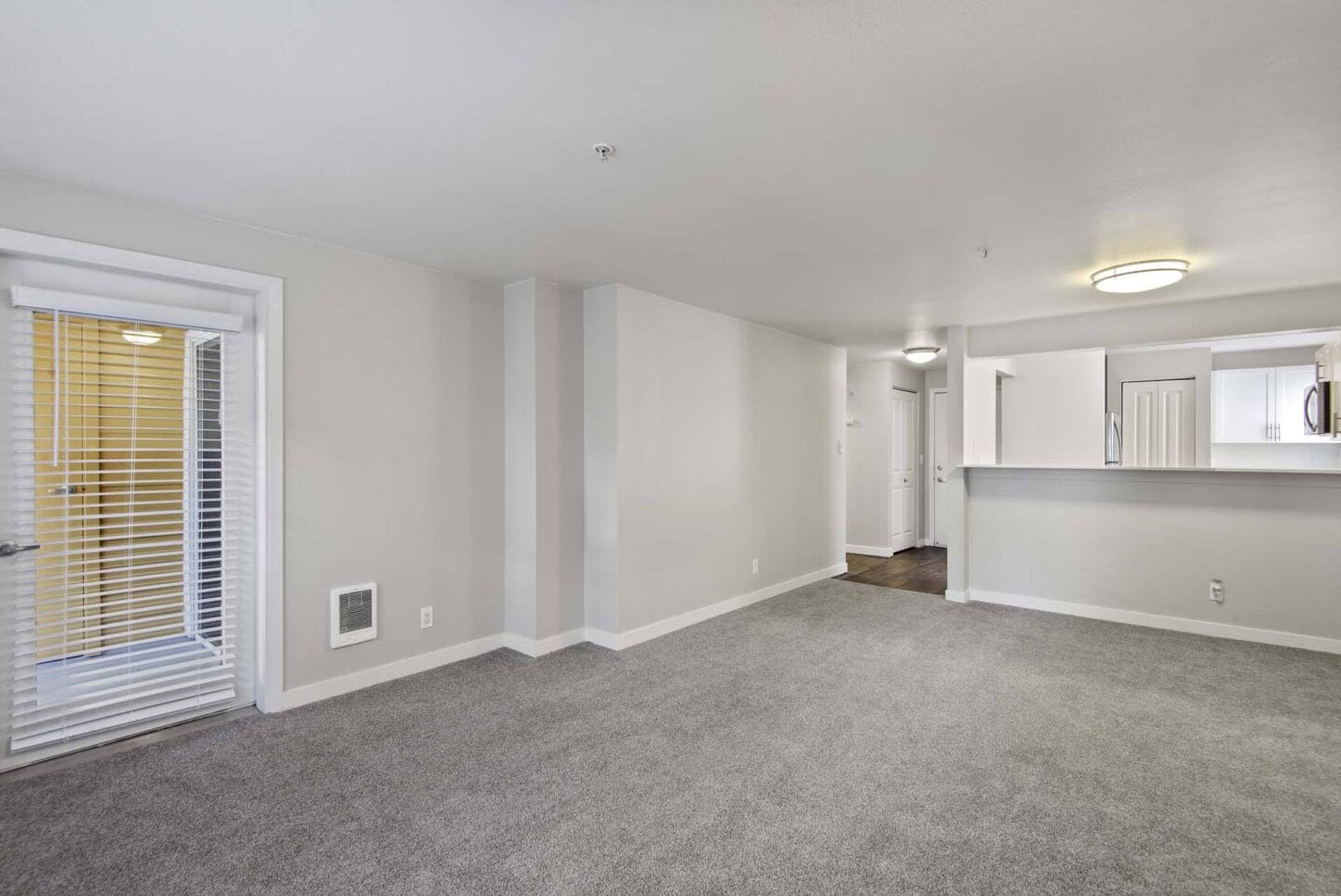 Living Room at Windsor Juanita Bay Apartments in Kirkland, 98034