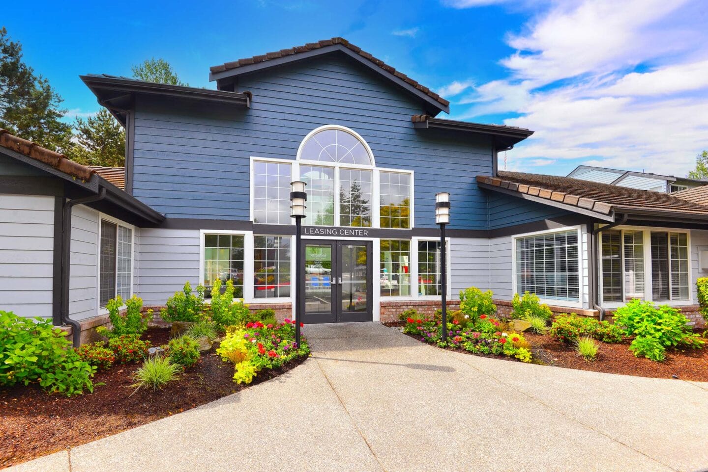 Community Leasing Office at Windsor Juanita Bay Apartments in Kirkland, WA