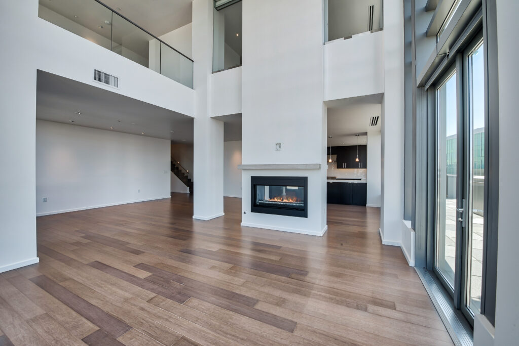 Living-Room_11155-Ne-8Th-St-Bellevue-Wa_The-Bravern_RPI_II-648427-45